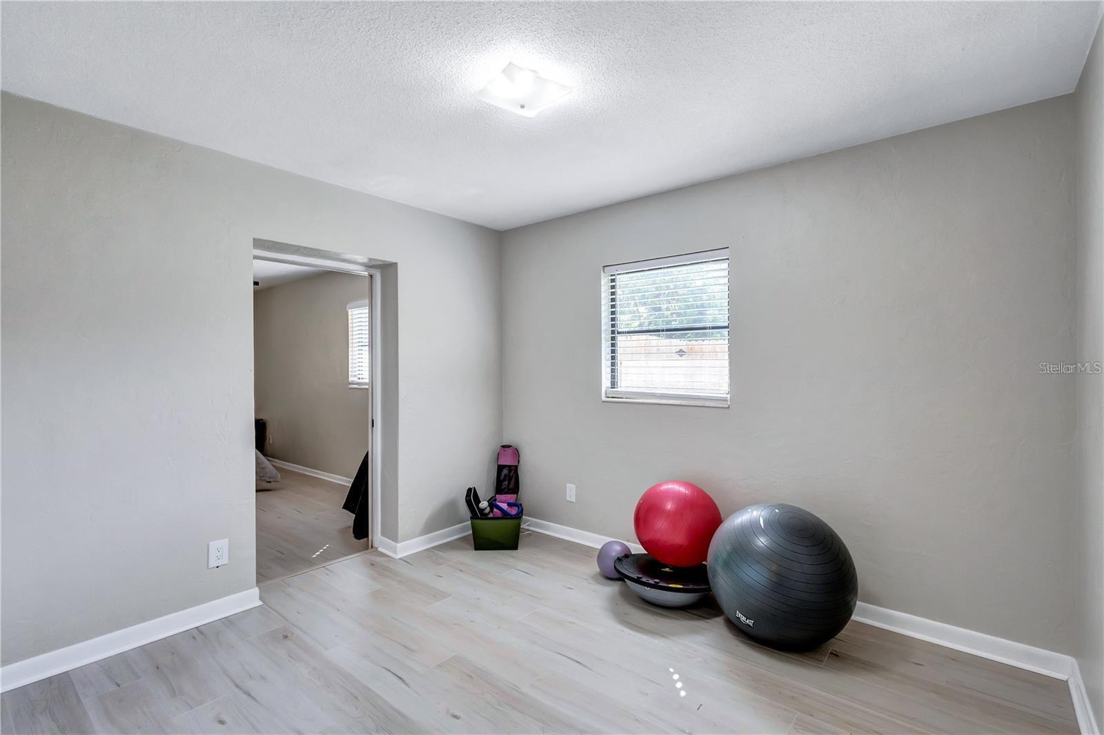 8532 KUMQUAT AVE — photo 32