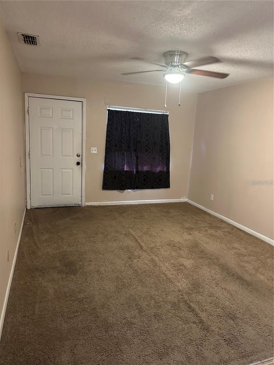 8203 N KLONDYKE ST #B — photo 3