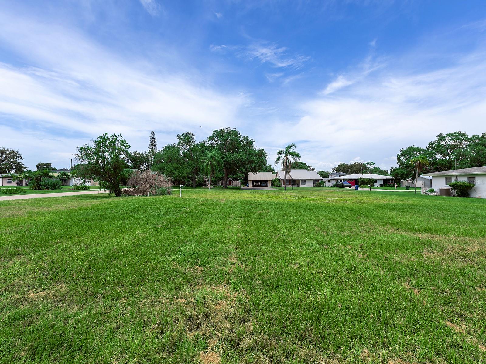 2110 SANDRALA DR — photo 6