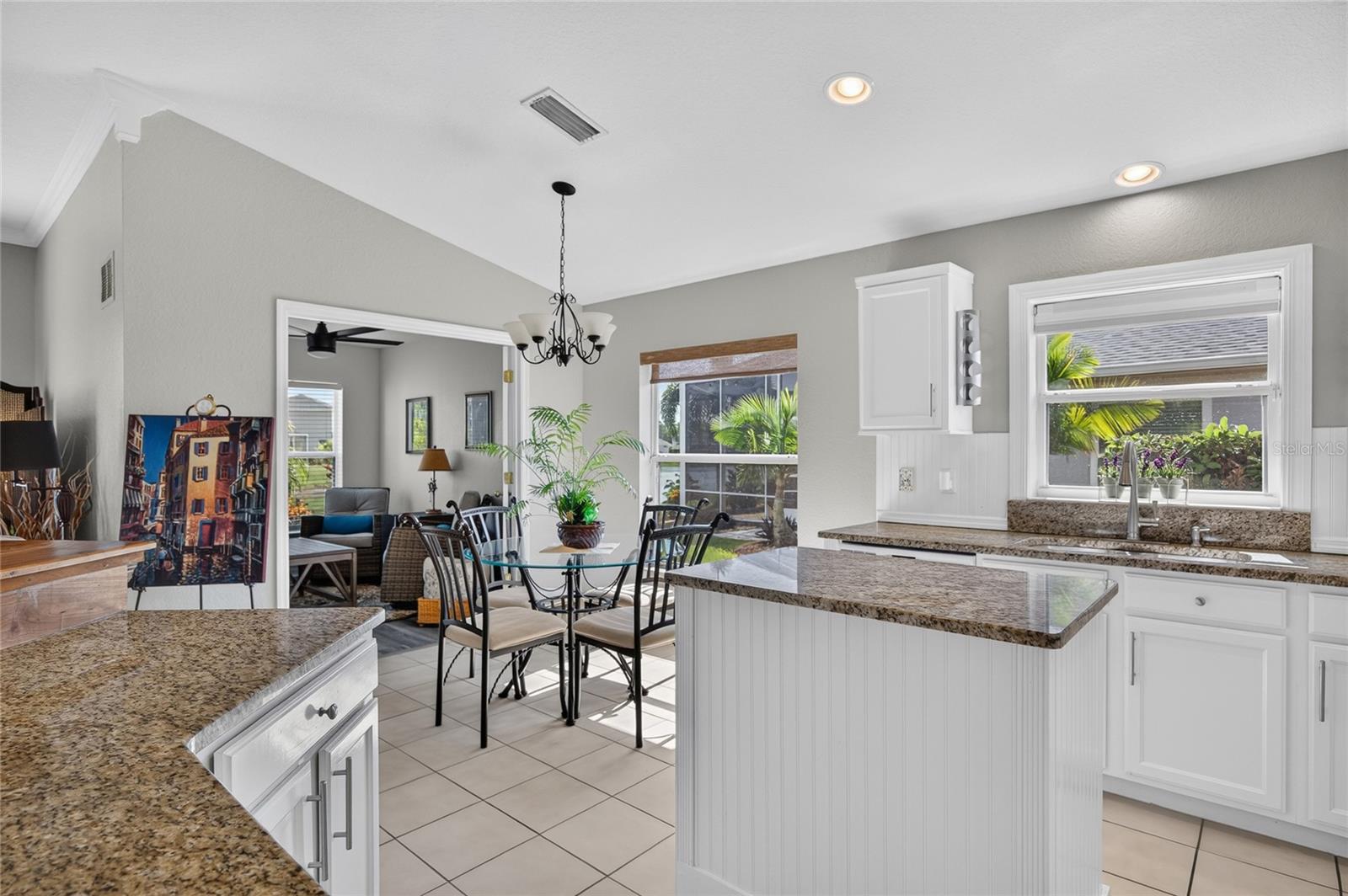 1550 SCARLETT AVE — photo 13