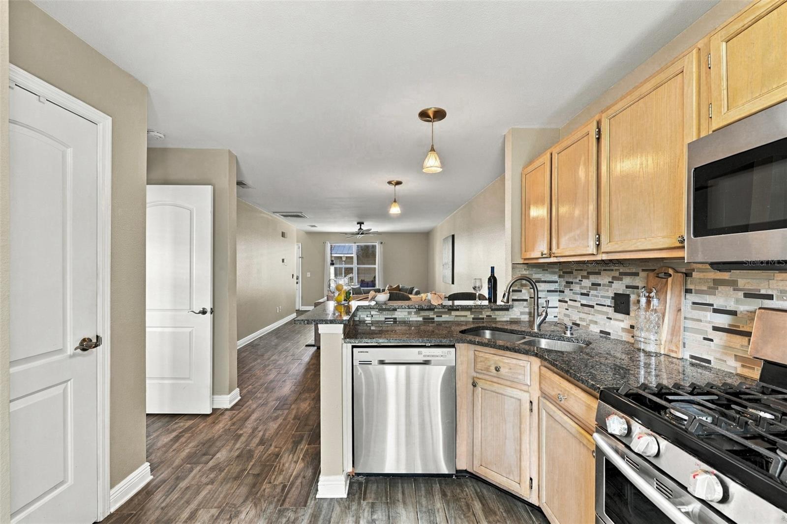 13017 LORNA PL — photo 14