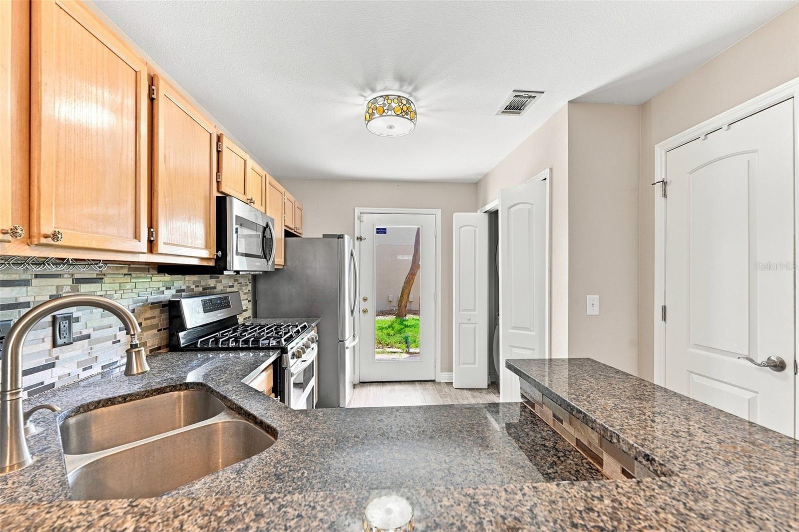 13017 LORNA PL — photo 15