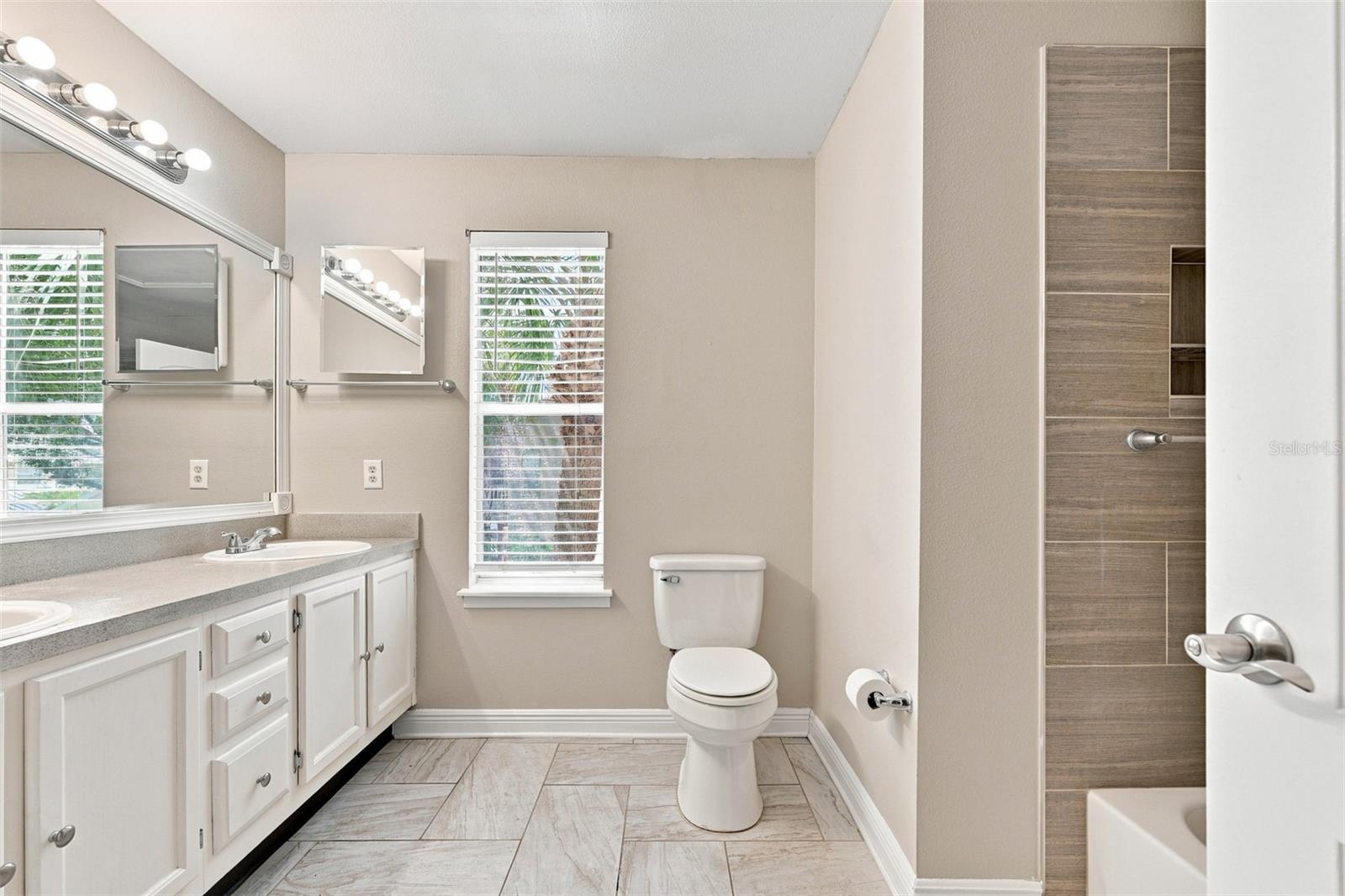 13017 LORNA PL — photo 33