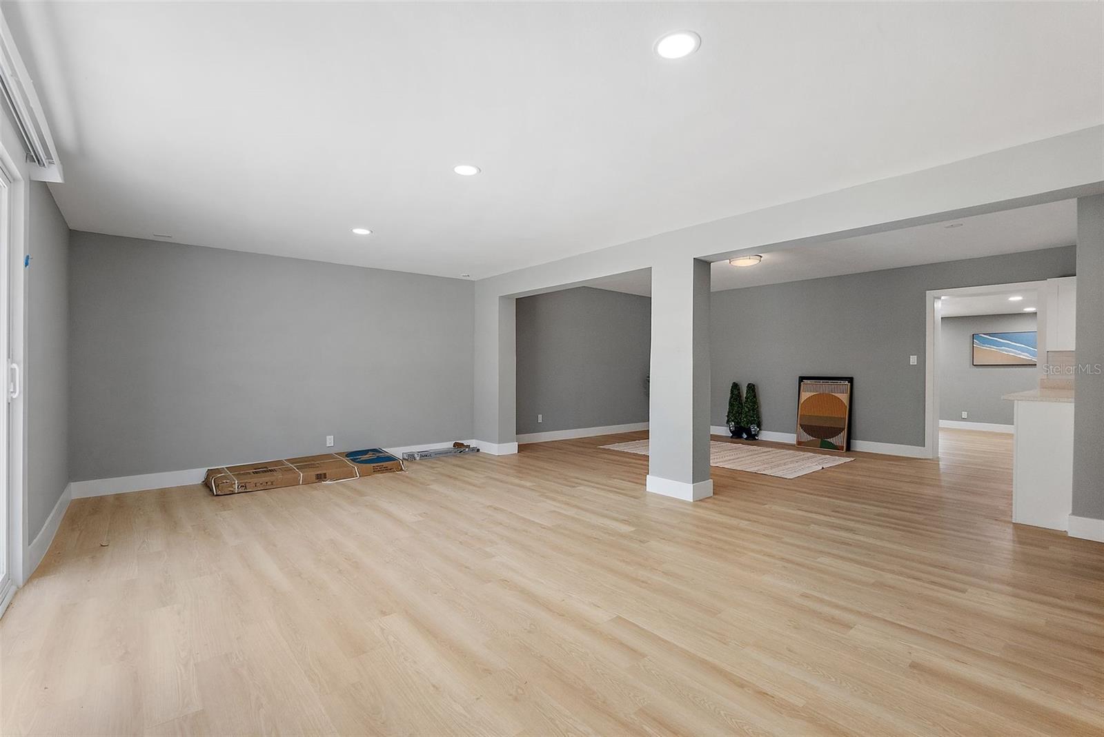 3926 HELENA ST NE — photo 28