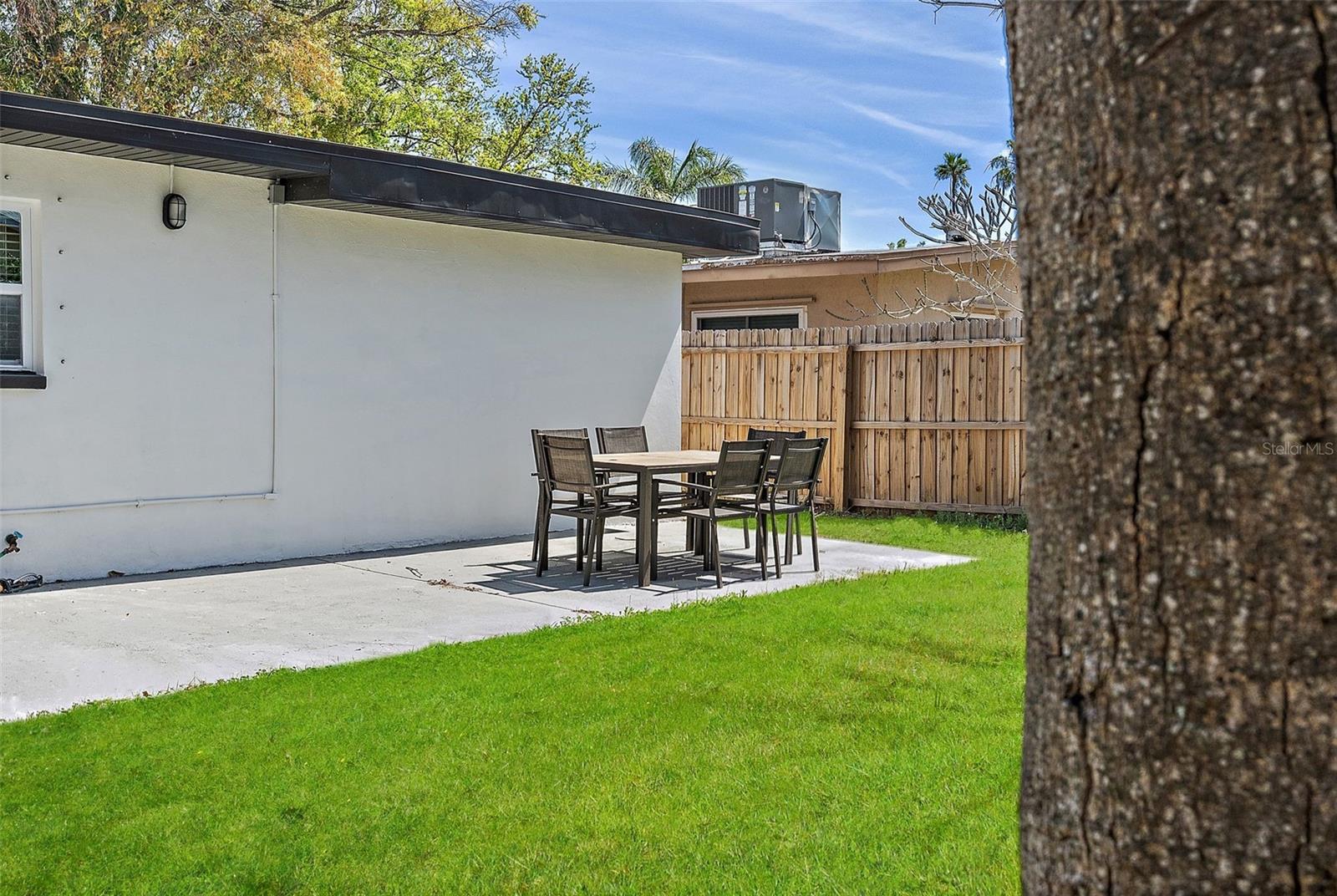 3926 HELENA ST NE — photo 31