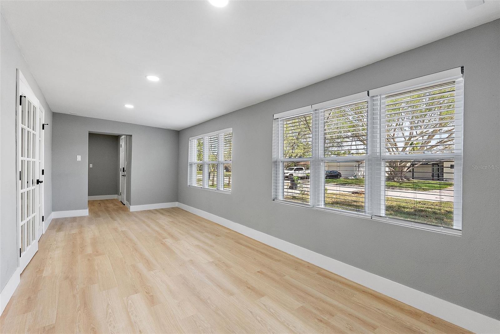 3926 HELENA ST NE — photo 5