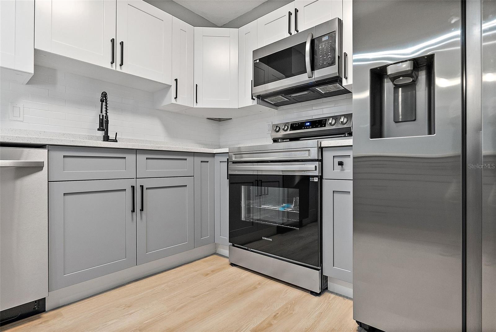 3926 HELENA ST NE — photo 19