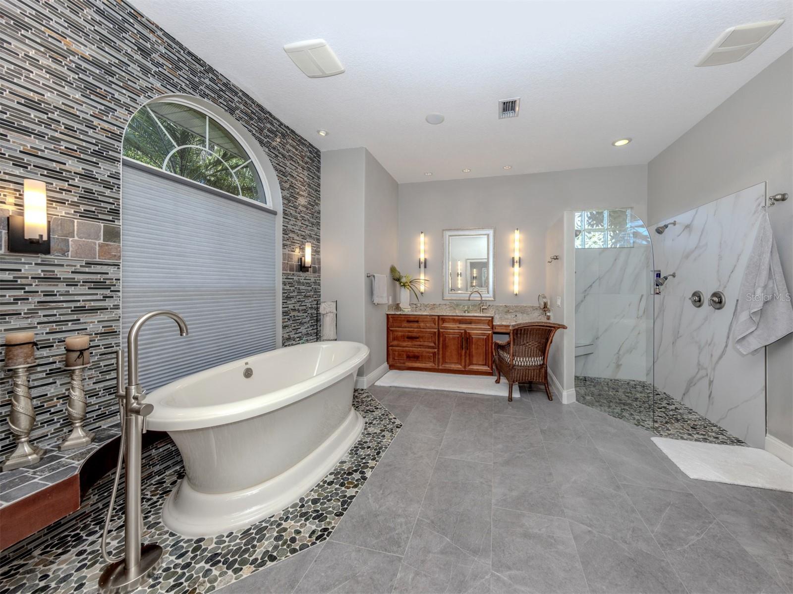 444 TREMINGHAM WAY — photo 48