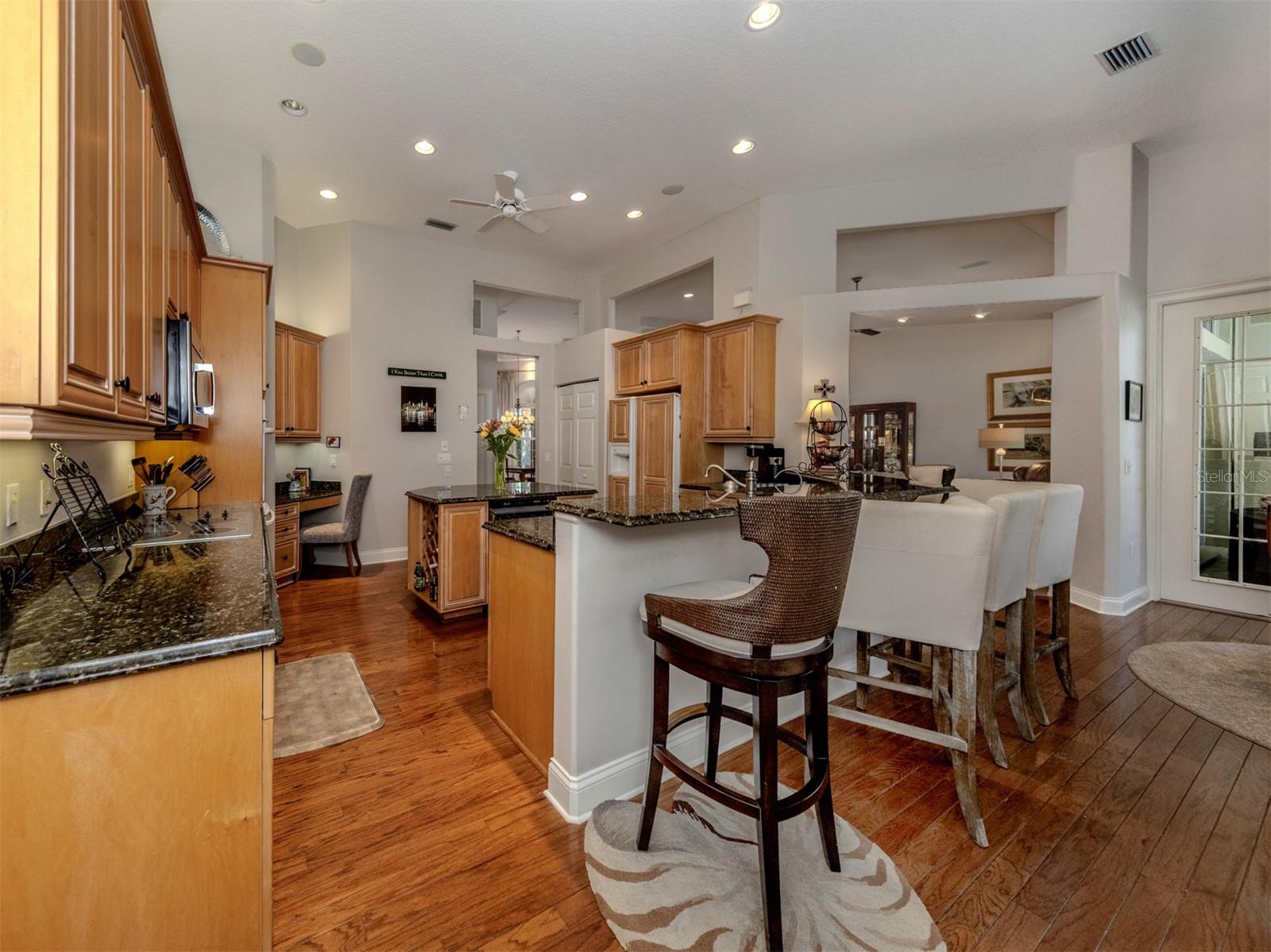 444 TREMINGHAM WAY — photo 37