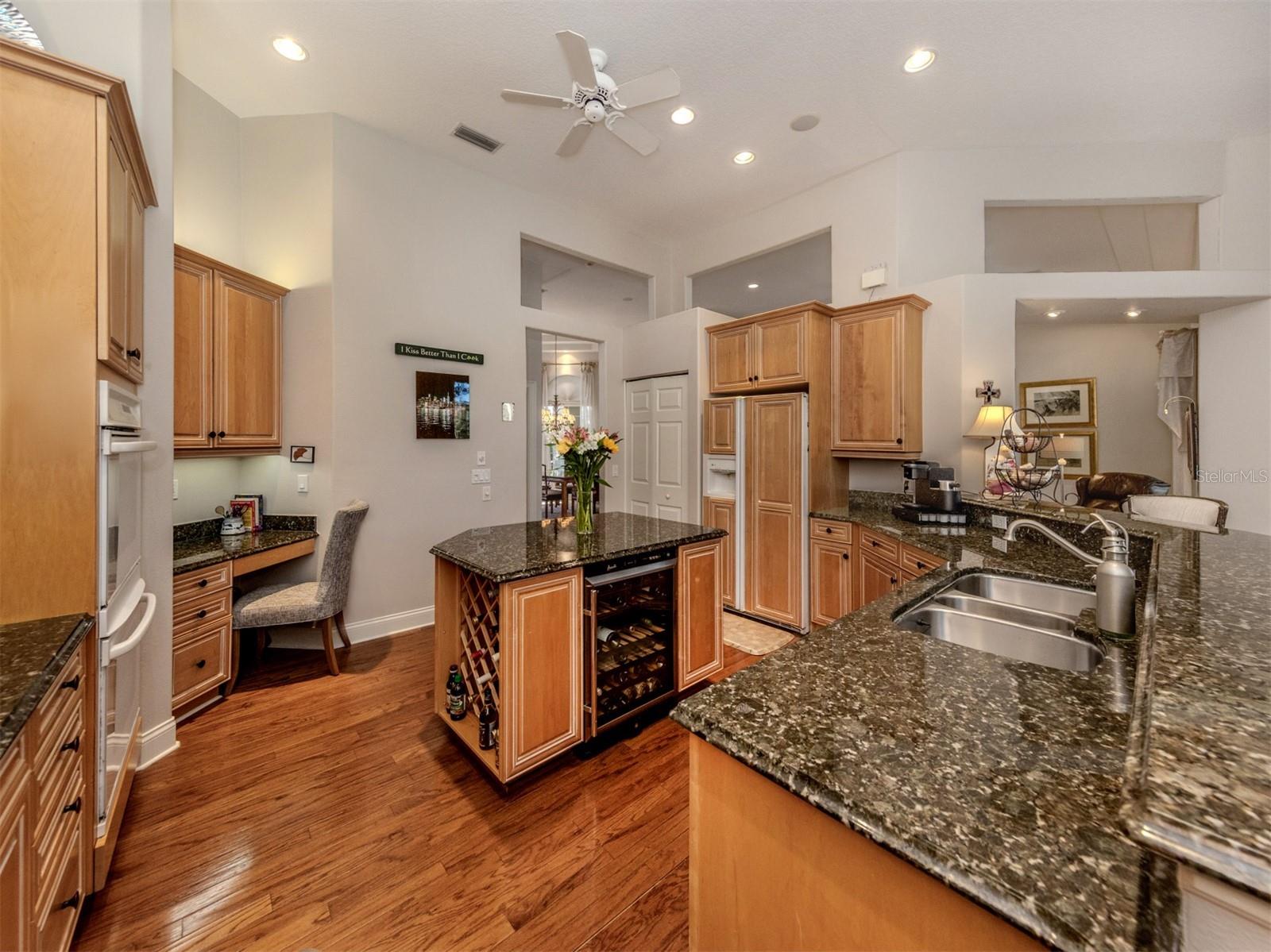 444 TREMINGHAM WAY — photo 38