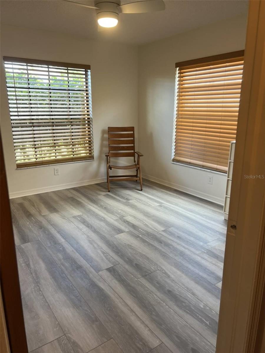 10706 LAQUINTA DR — photo 31