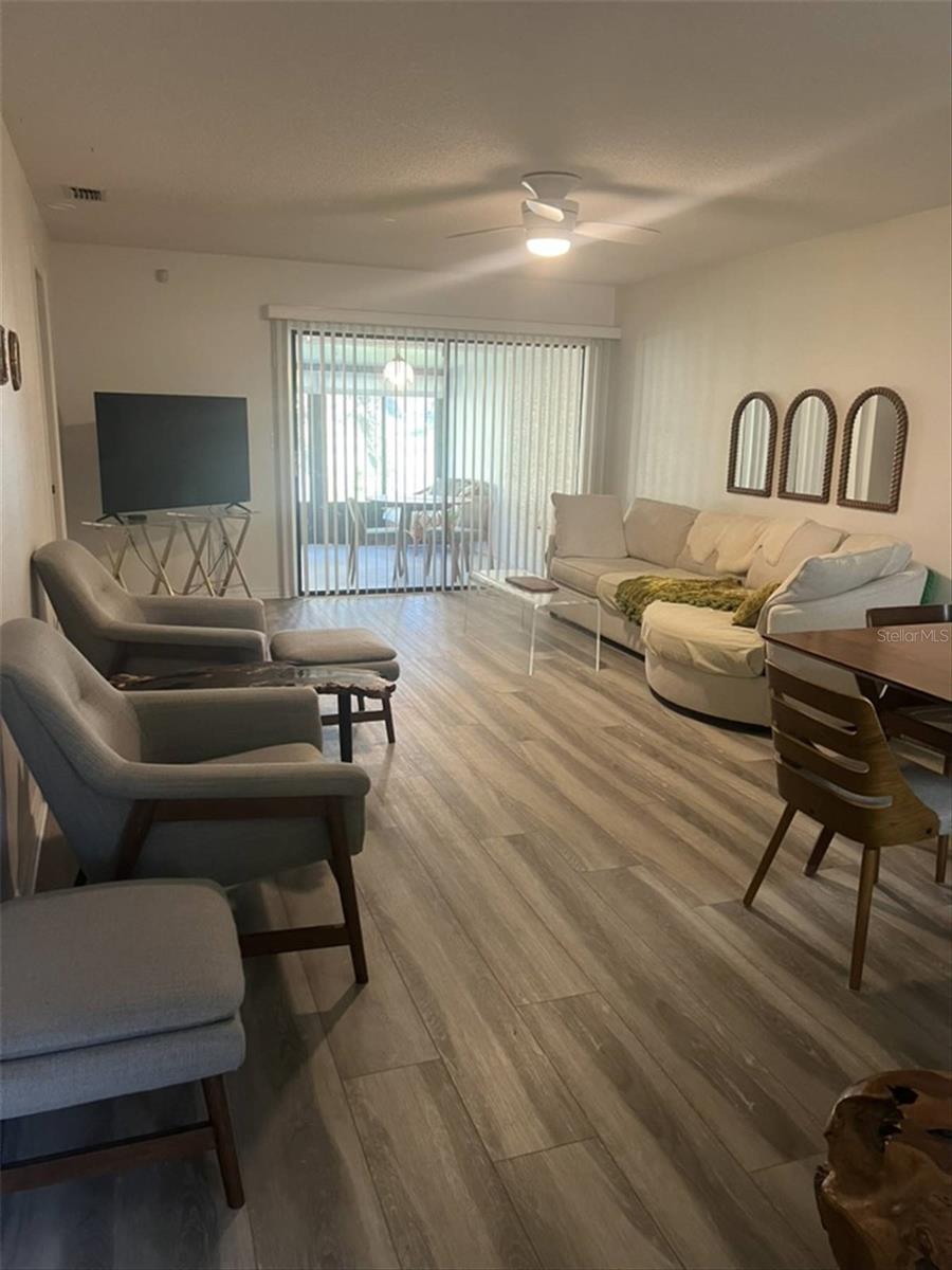 10706 LAQUINTA DR — photo 17