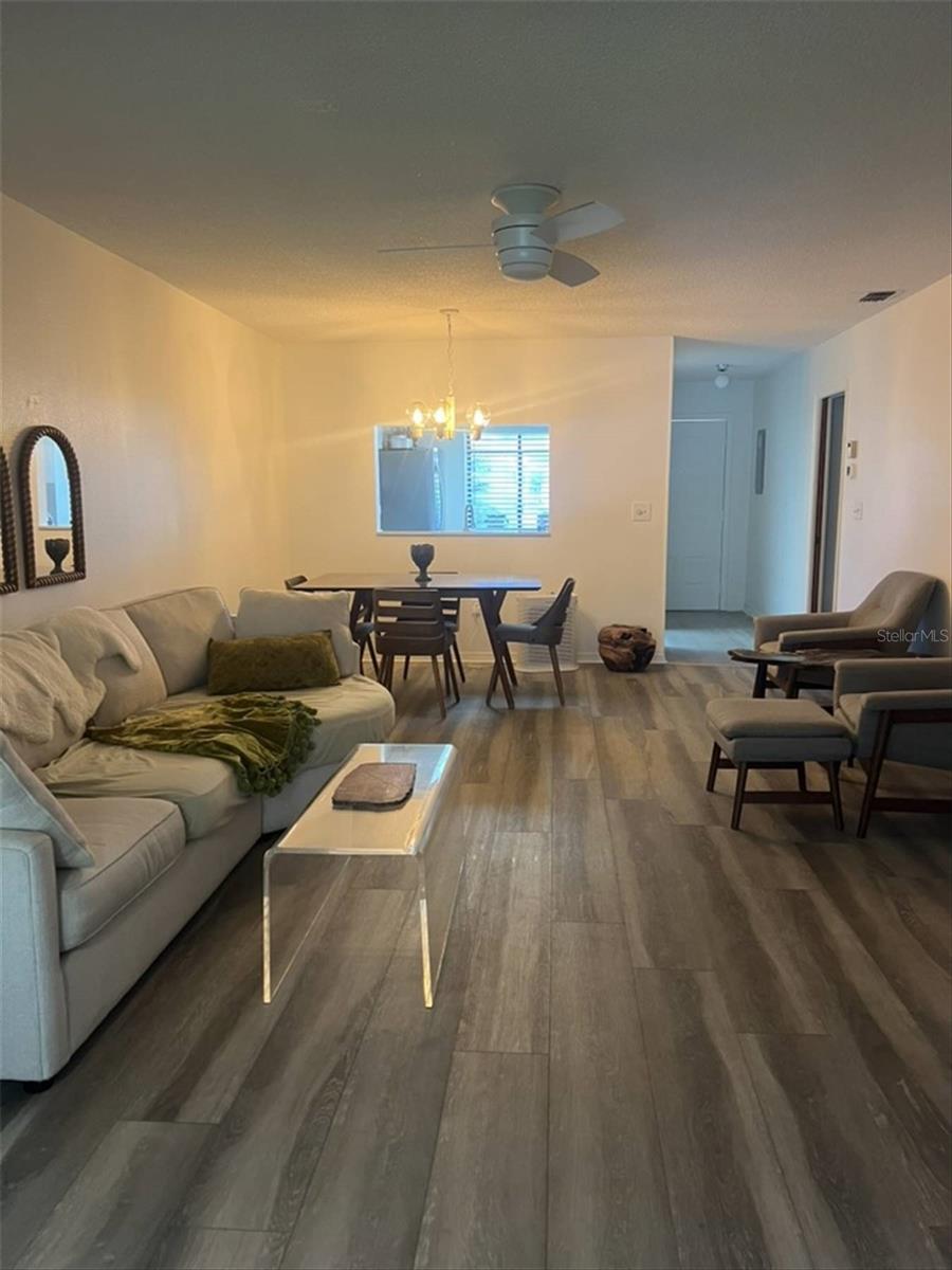 10706 LAQUINTA DR — photo 4