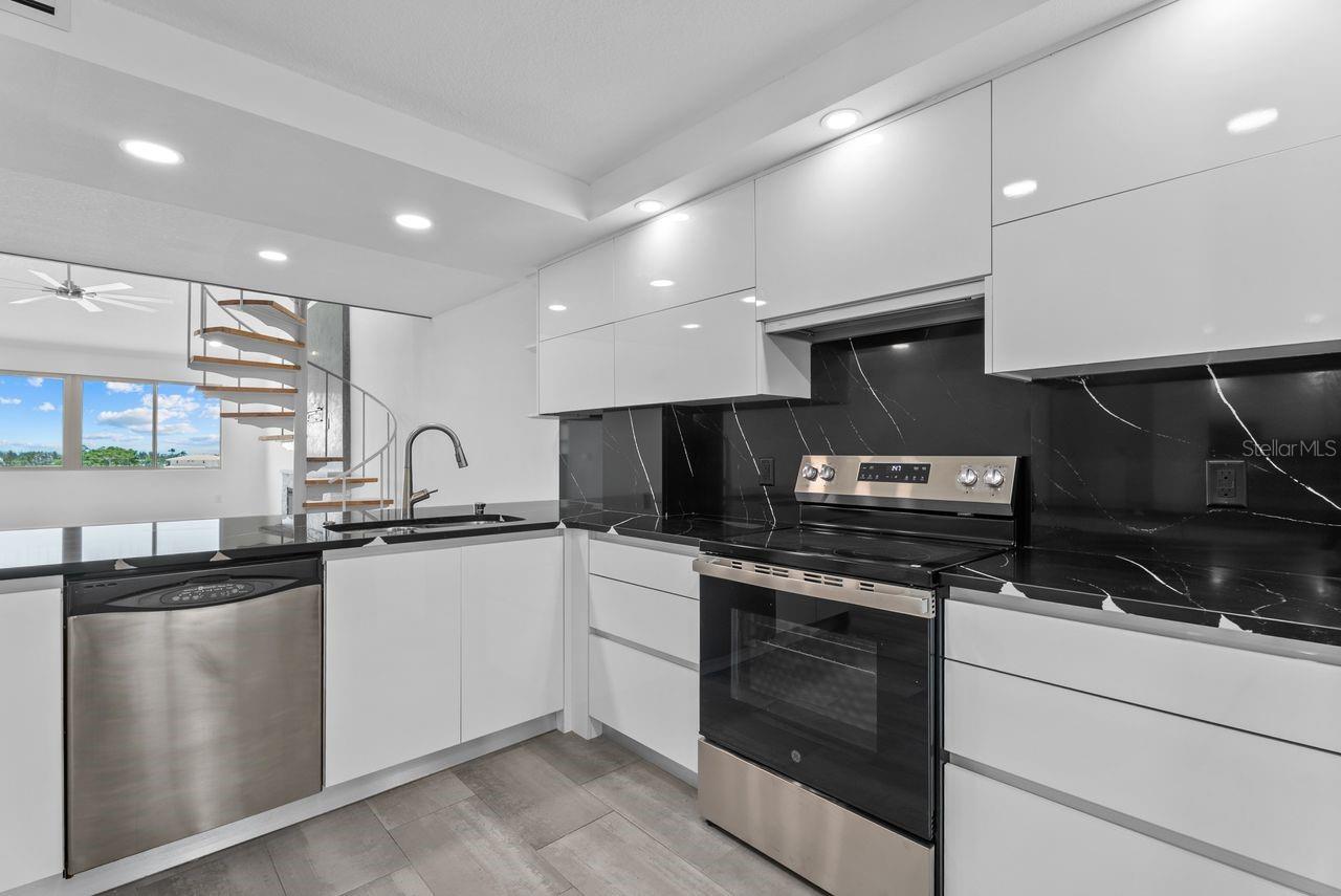 9604 CORTEZ RD W #233 — photo 8