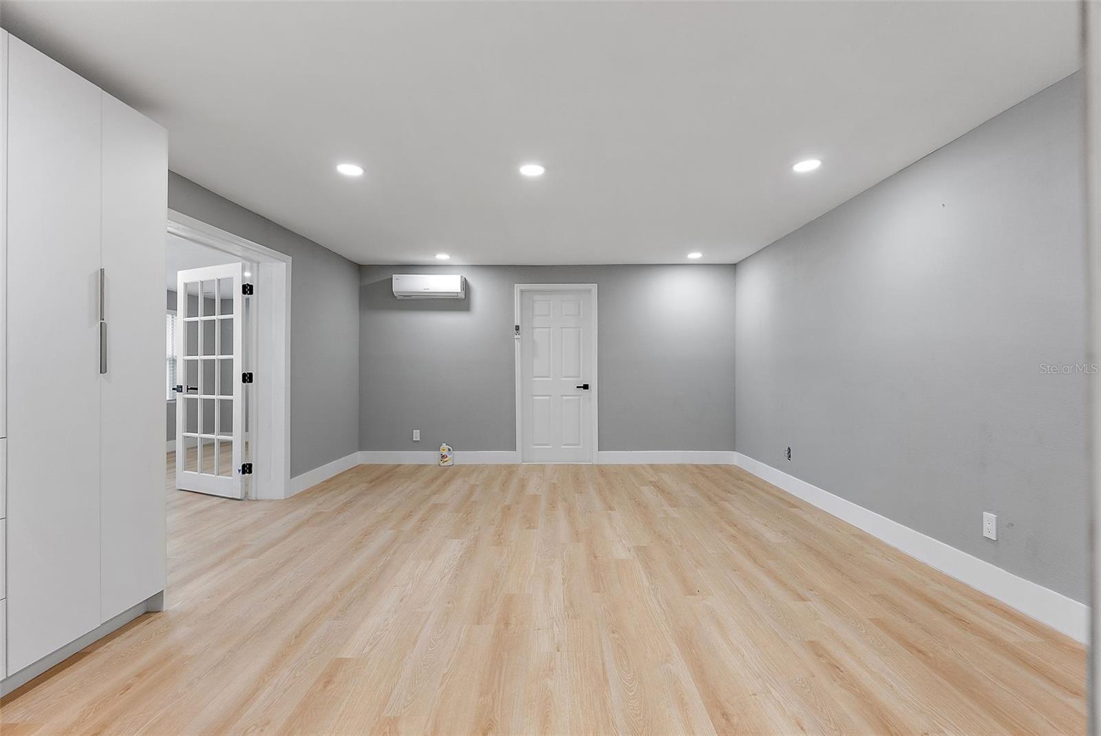 3926 HELENA ST NE — photo 8