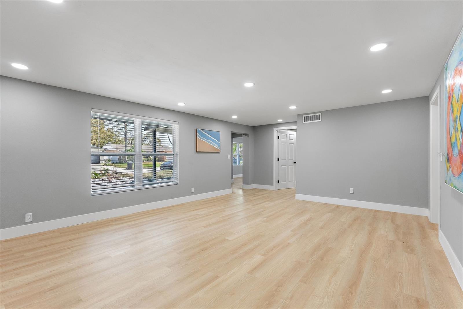3926 HELENA ST NE — photo 12