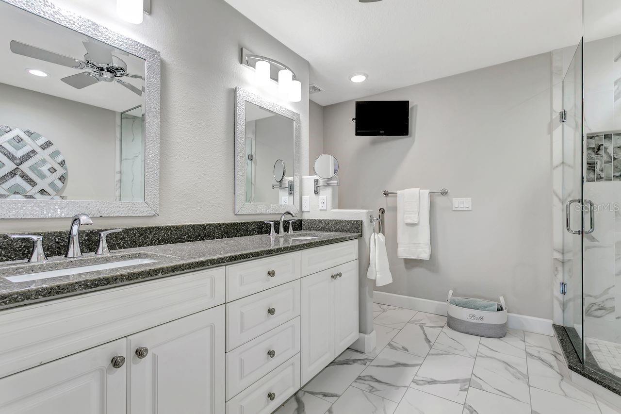 521 PINELLAS BAYWAY S #105 — photo 31
