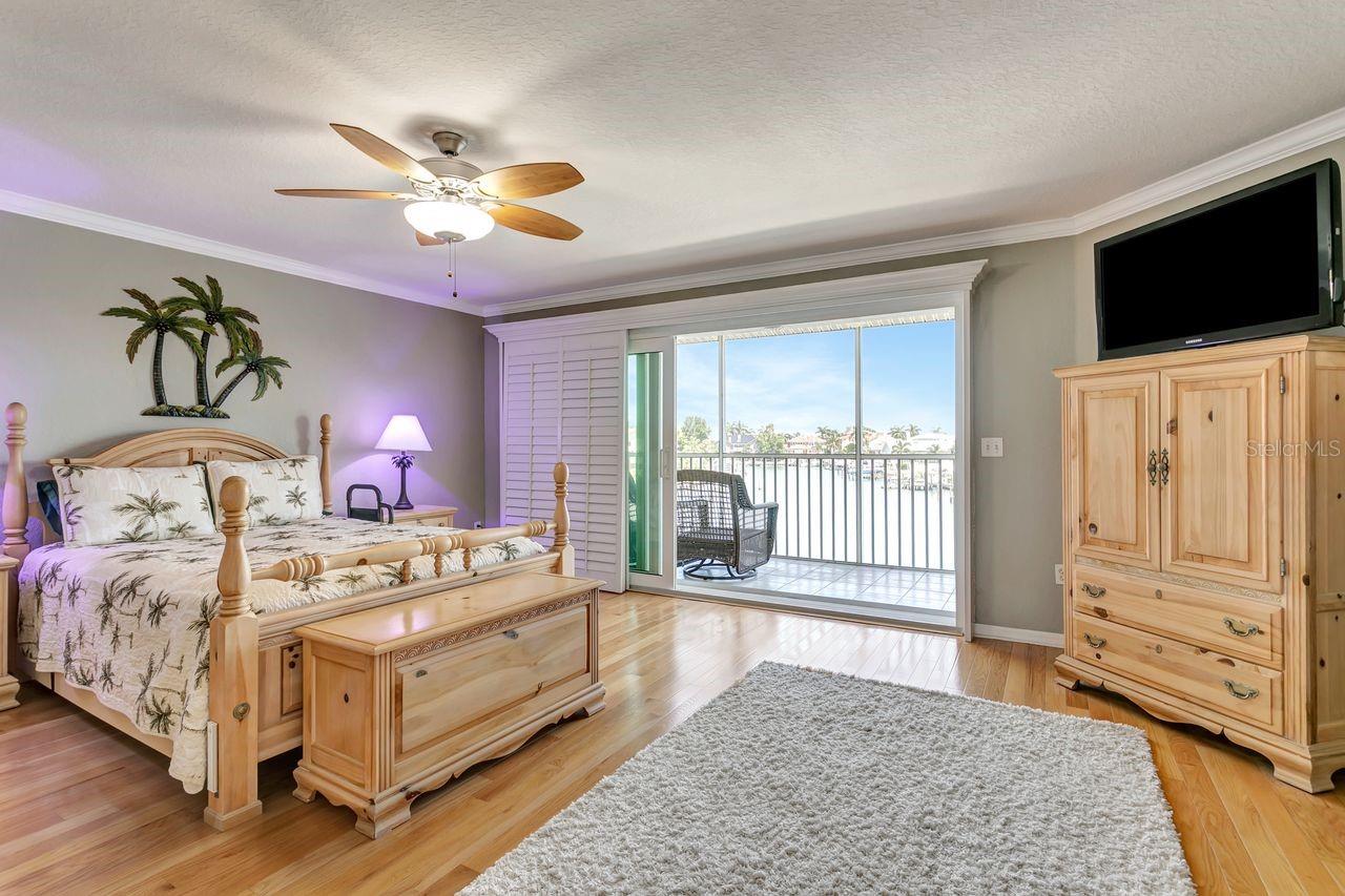 521 PINELLAS BAYWAY S #105 — photo 26