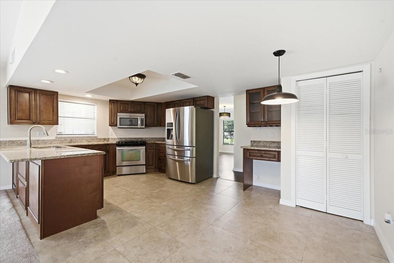 14105 KNOTTINGSLEY PL — photo 10