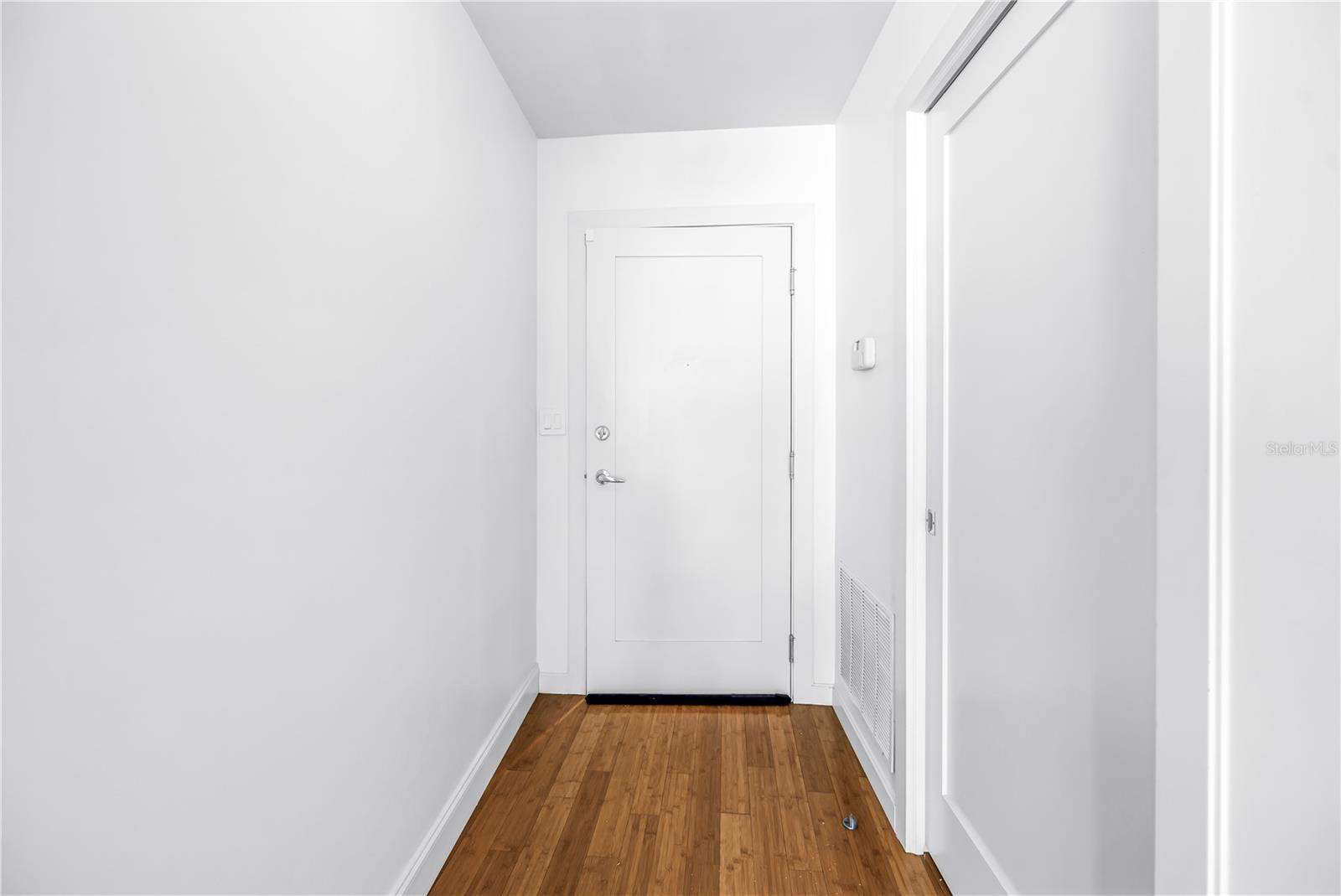400 4TH AVE S #701 — photo 10