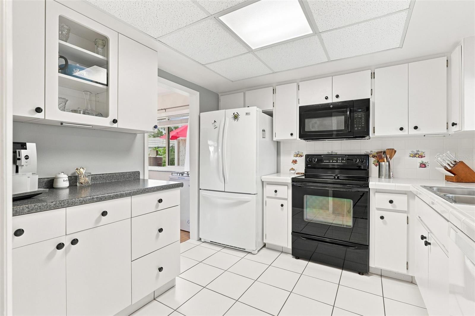 2407 RIVERBLUFF PKWY #V-226 — photo 8