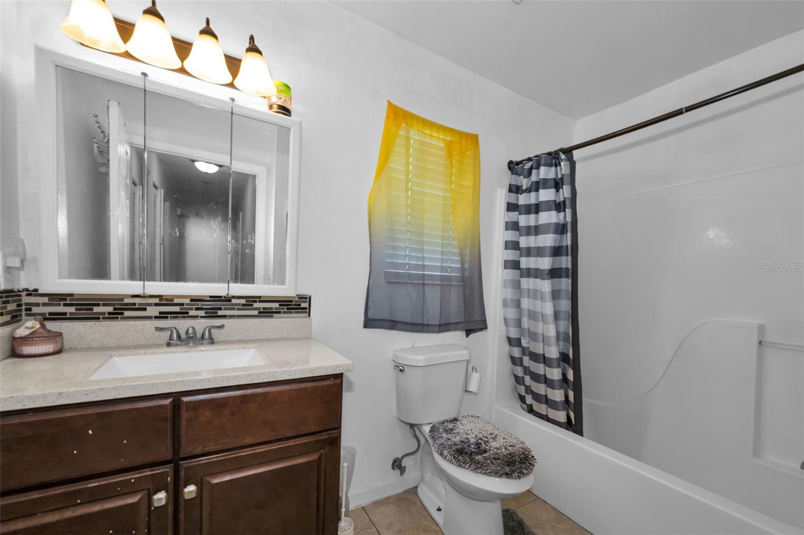 7526 CAROLTON CIR — photo 33