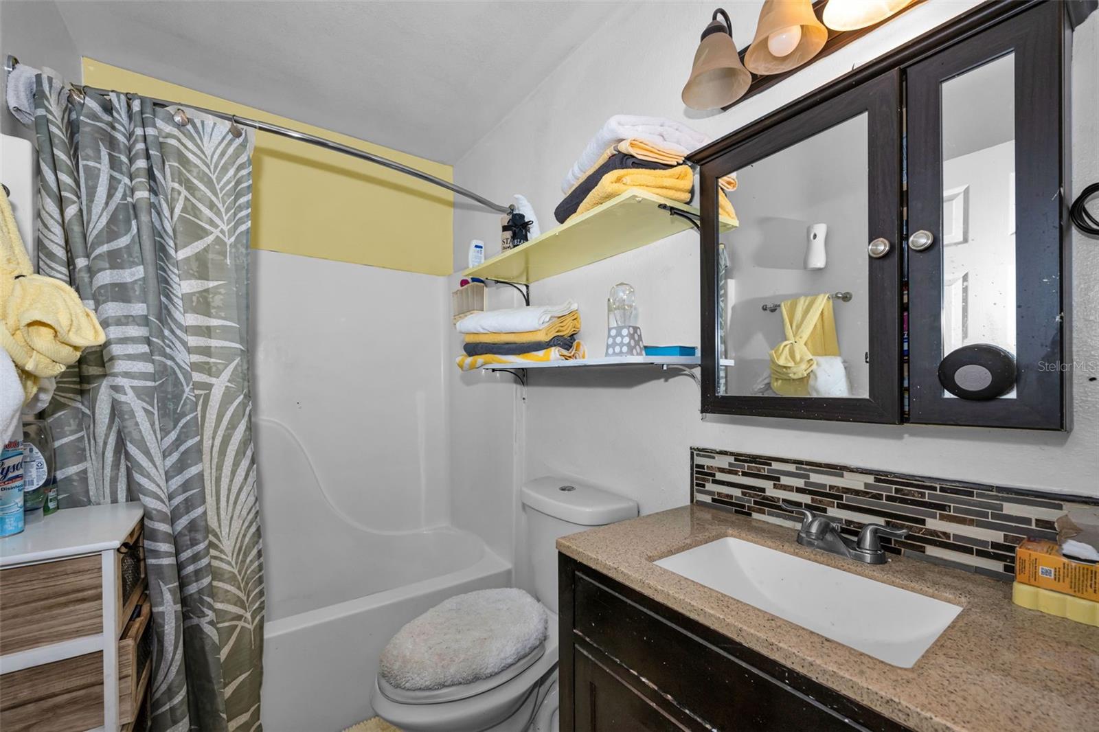 7526 CAROLTON CIR — photo 30