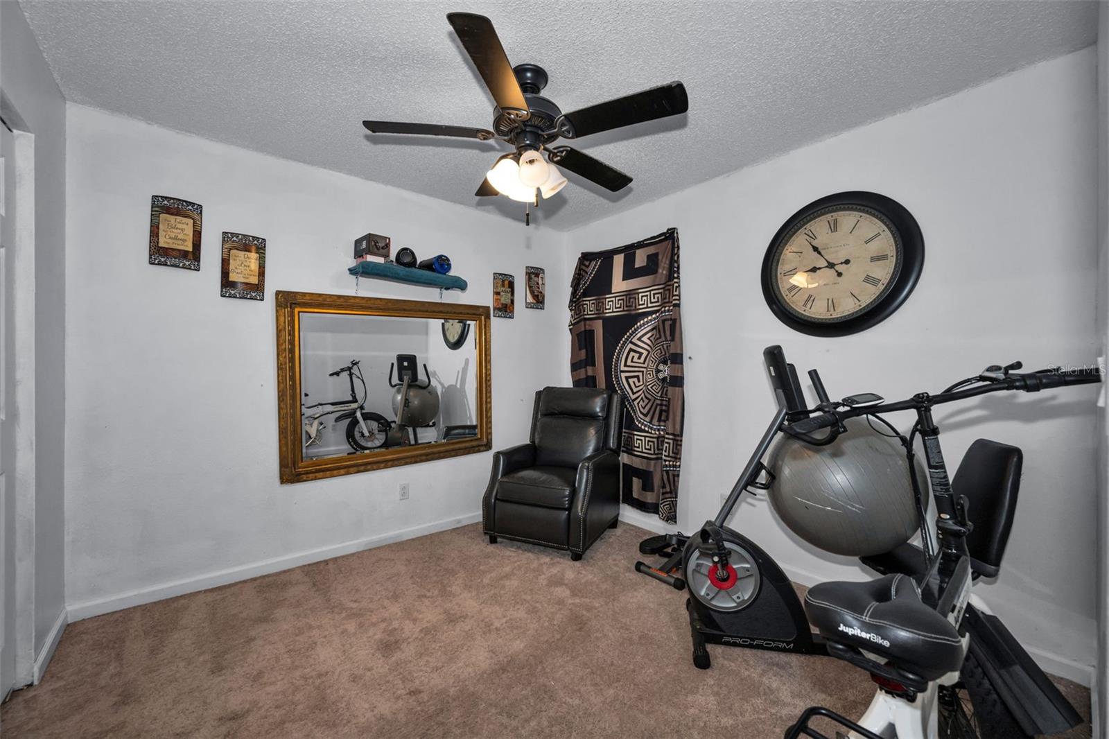 7526 CAROLTON CIR — photo 32