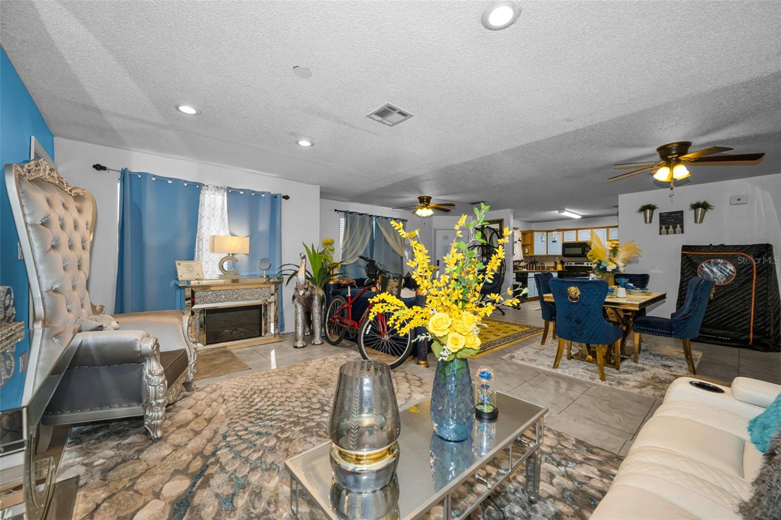 7526 CAROLTON CIR — photo 25