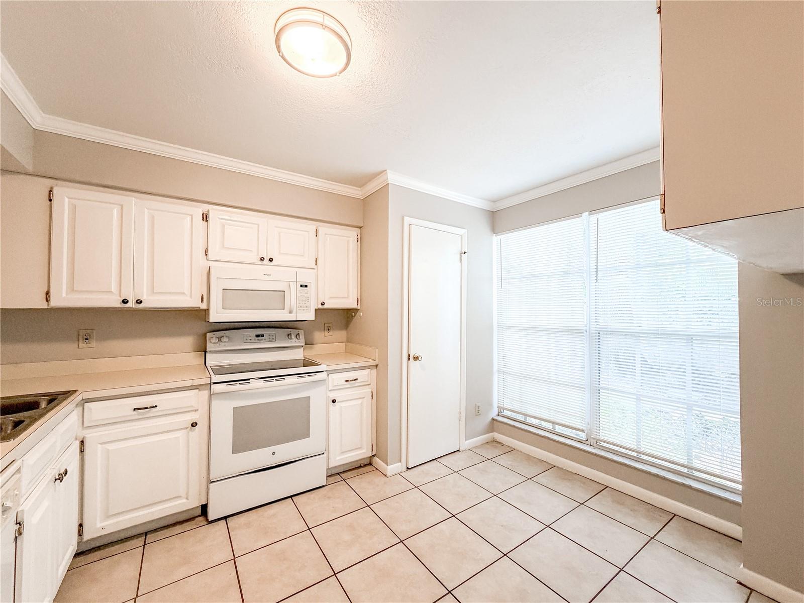 1844 MILL RUN CIR — photo 11