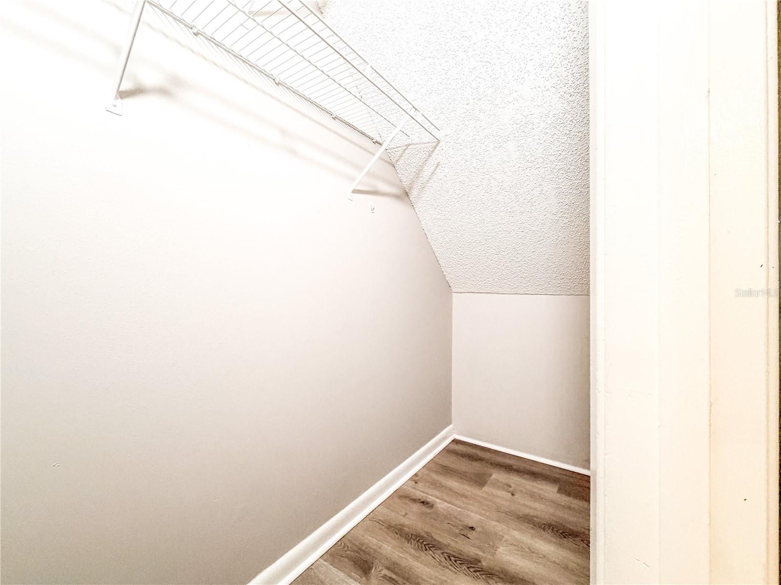 1844 MILL RUN CIR — photo 27