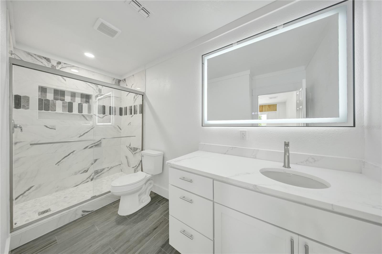 2264 WINCHESTER DR — photo 14
