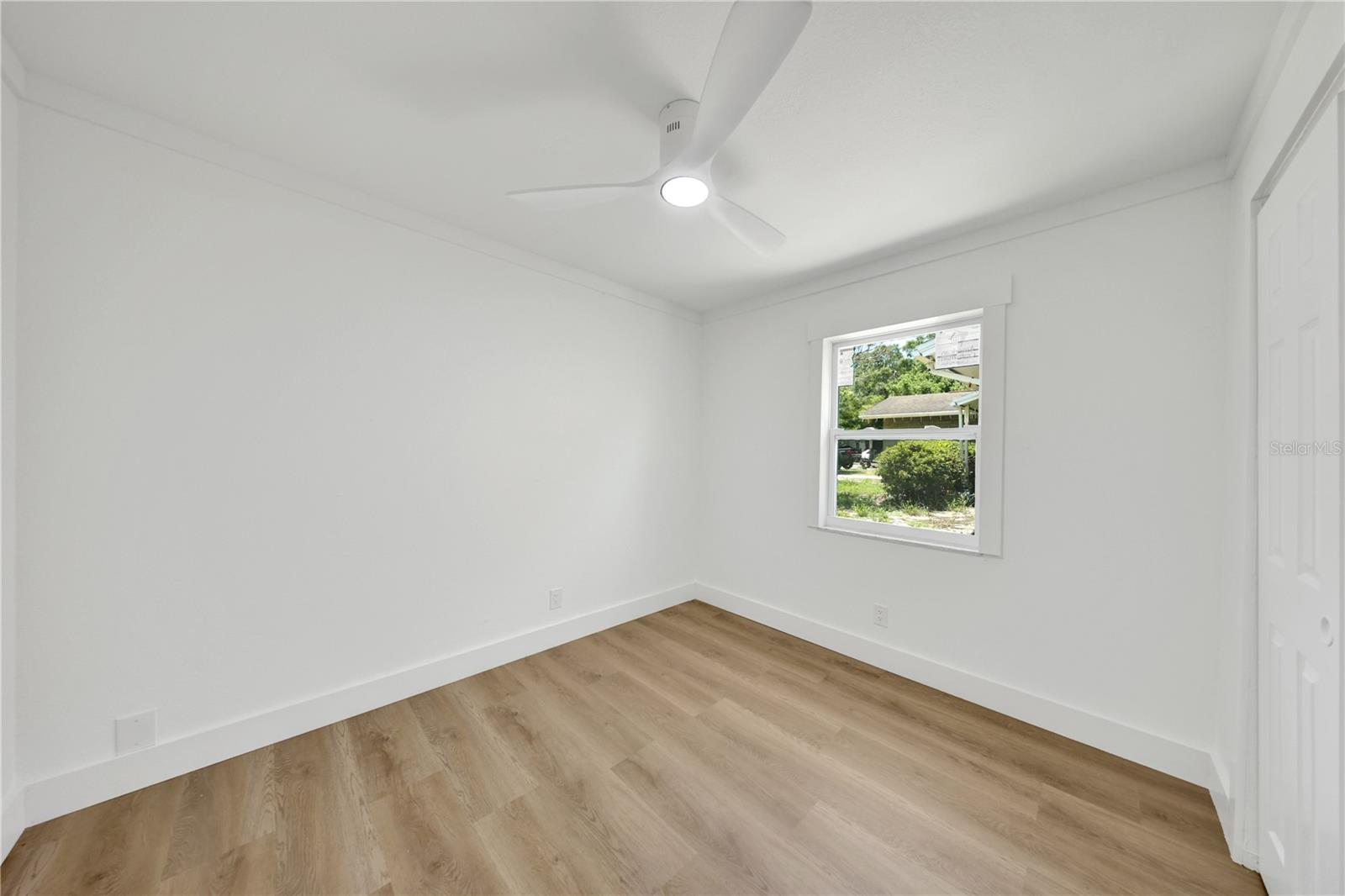 2264 WINCHESTER DR — photo 16