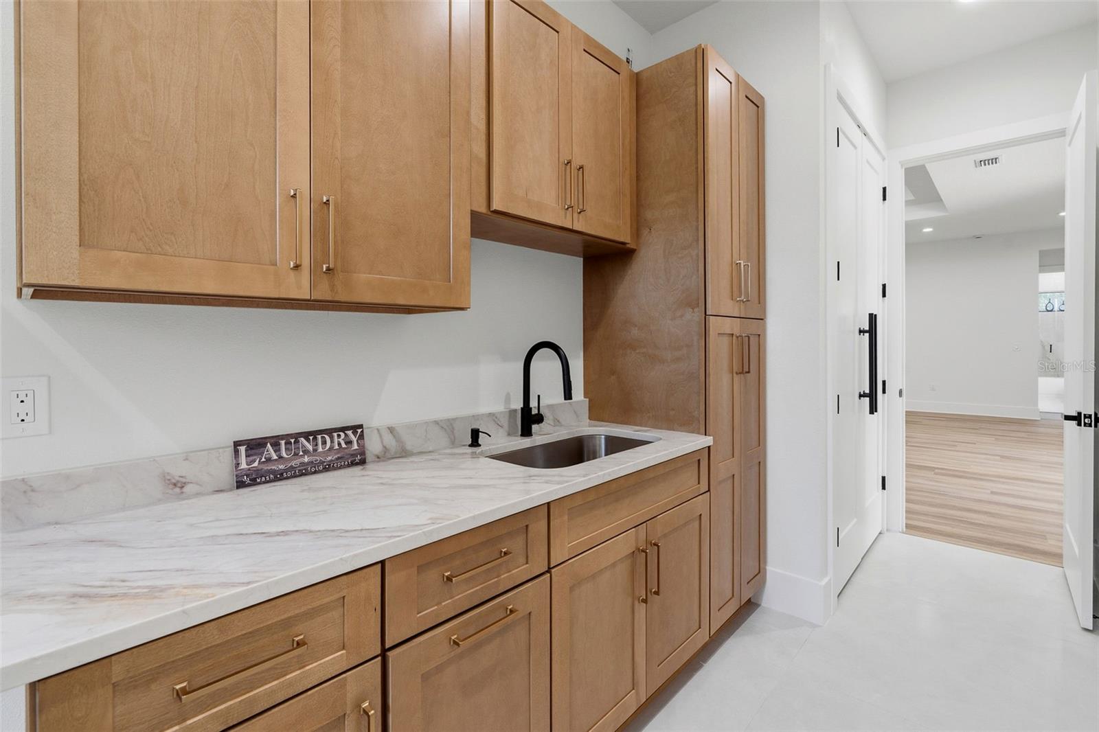 2914 W WALNUT ST — photo 45