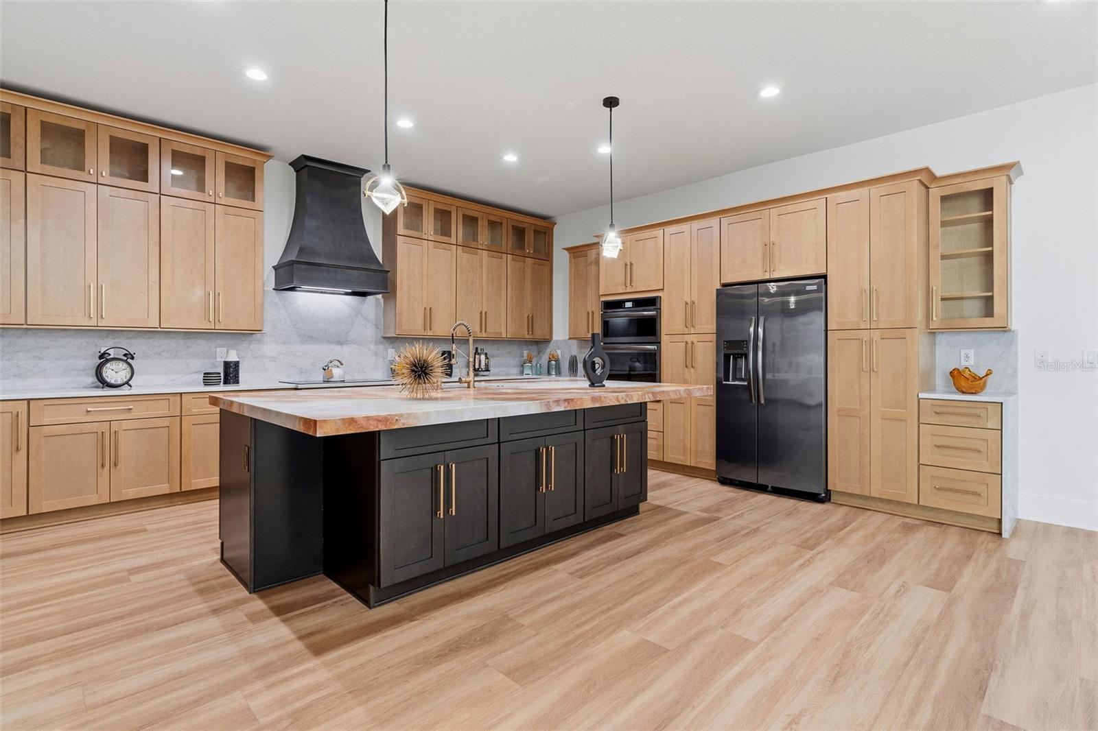 2914 W WALNUT ST — photo 15