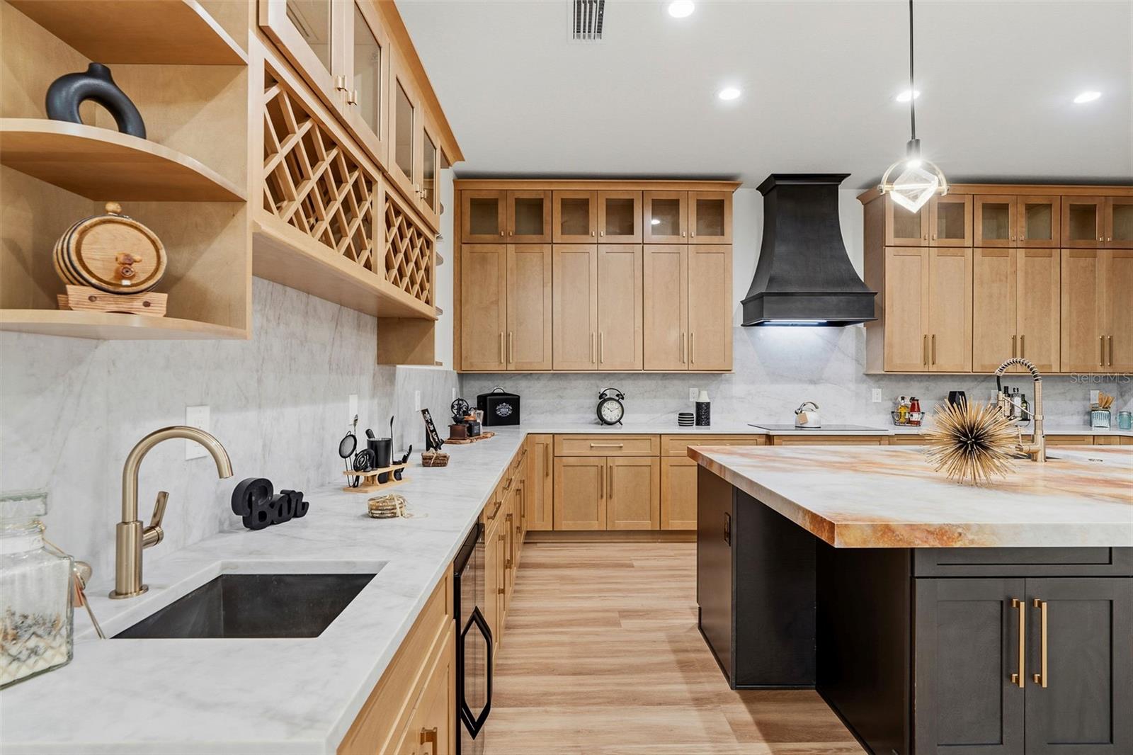 2914 W WALNUT ST — photo 17