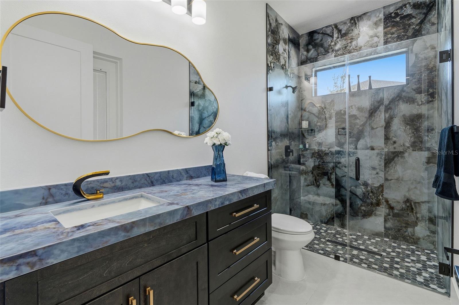 2914 W WALNUT ST — photo 35
