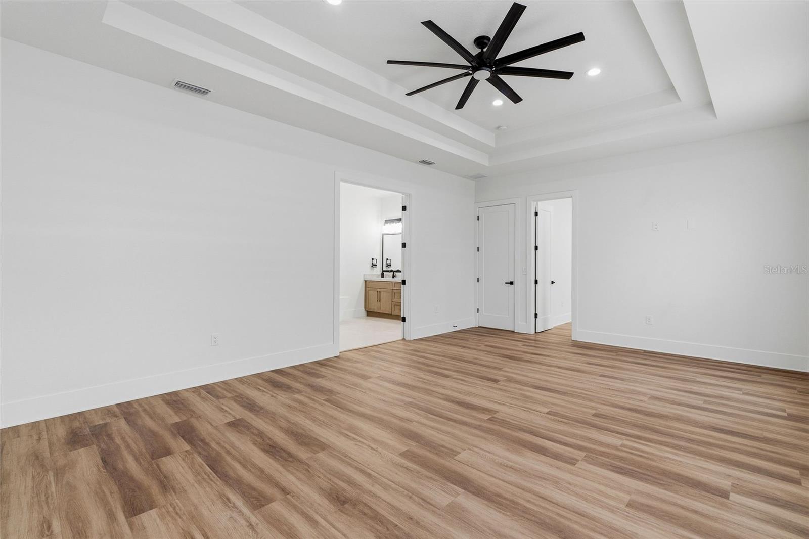 2914 W WALNUT ST — photo 23