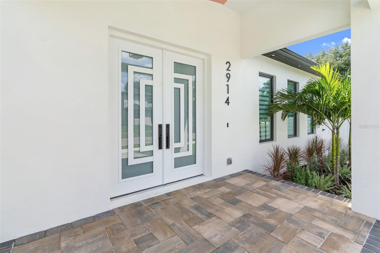 2914 W WALNUT ST — photo 4