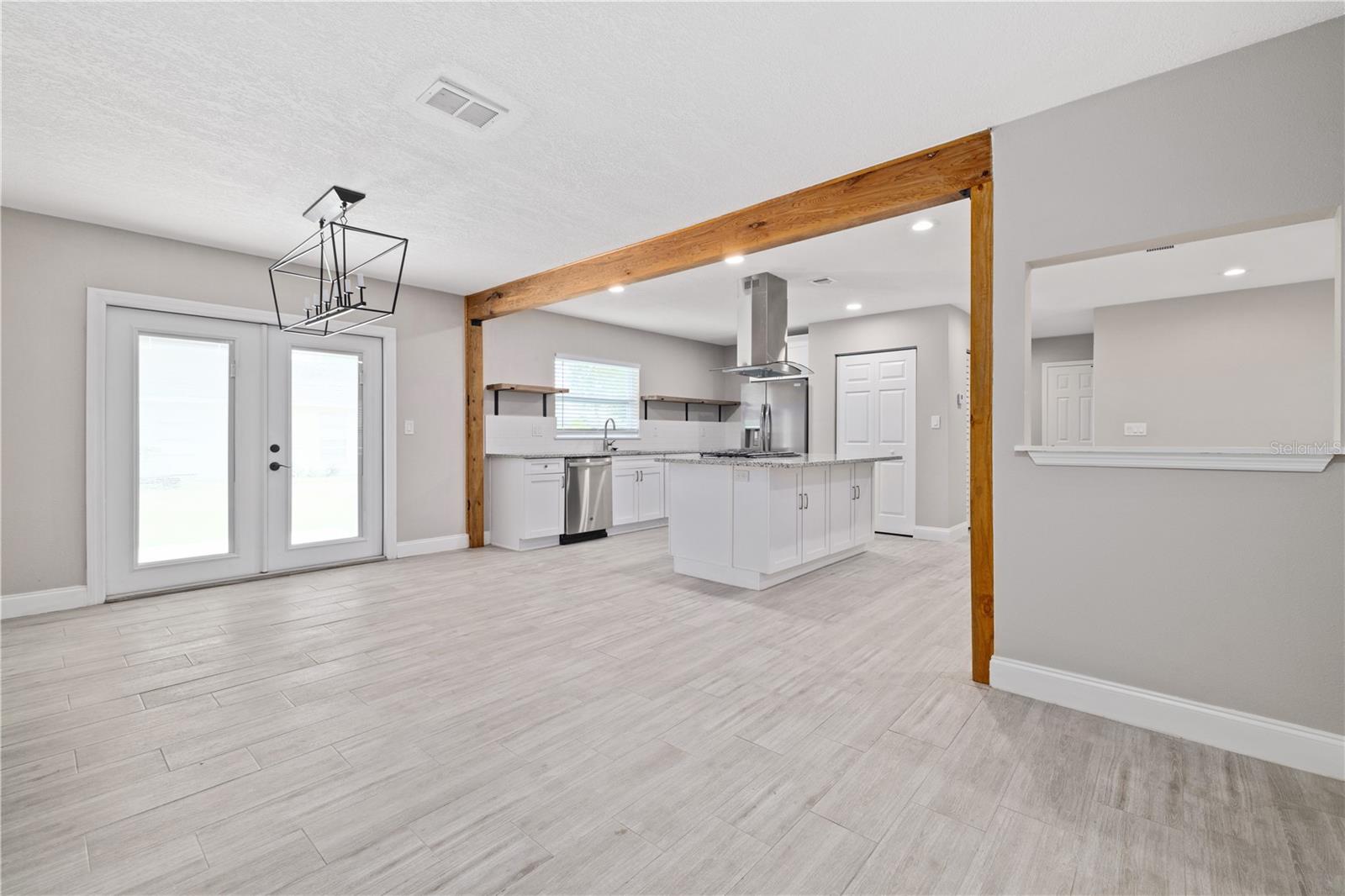 408 W VIRGINIA AVE — photo 5