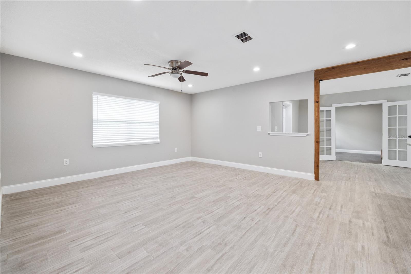 408 W VIRGINIA AVE — photo 11
