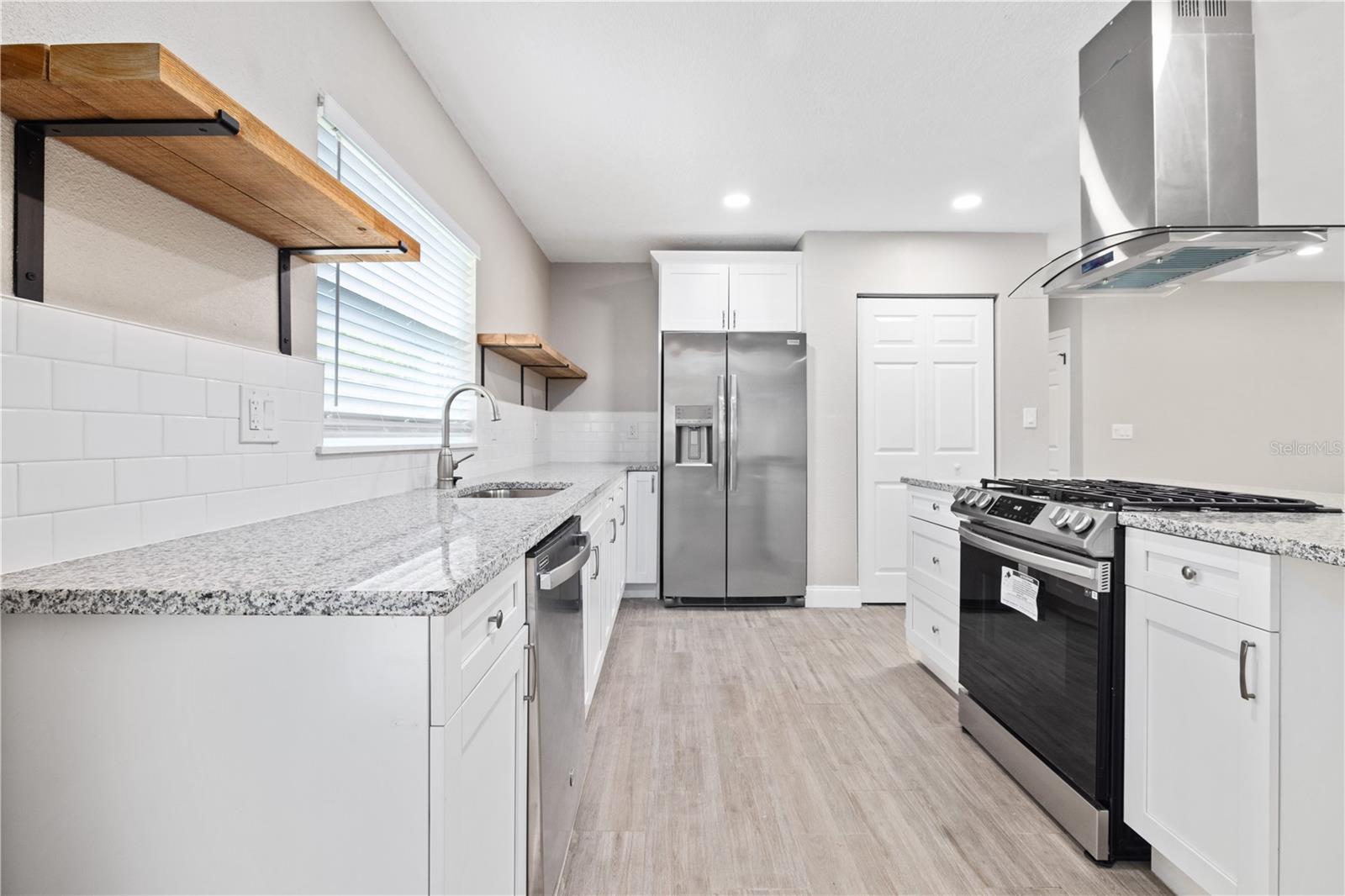 408 W VIRGINIA AVE — photo 7