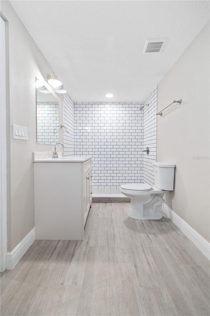 408 W VIRGINIA AVE — photo 24