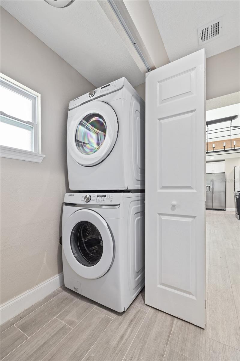 408 W VIRGINIA AVE — photo 17