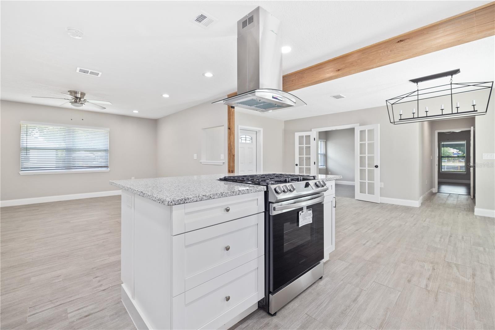 408 W VIRGINIA AVE — photo 9