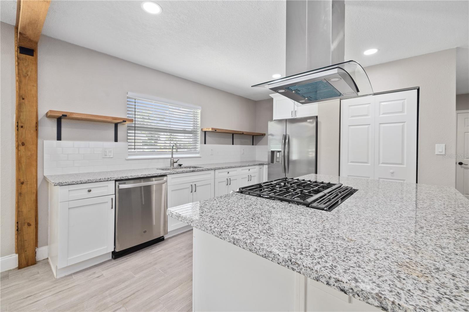 408 W VIRGINIA AVE — photo 8