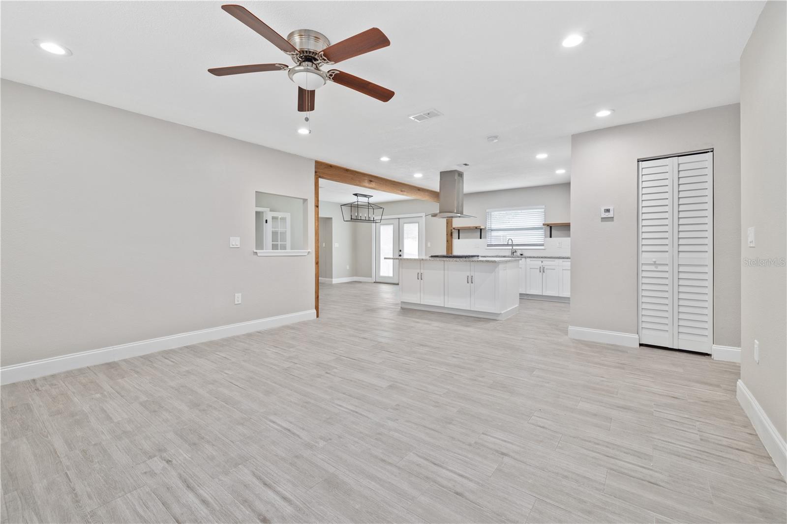 408 W VIRGINIA AVE — photo 10