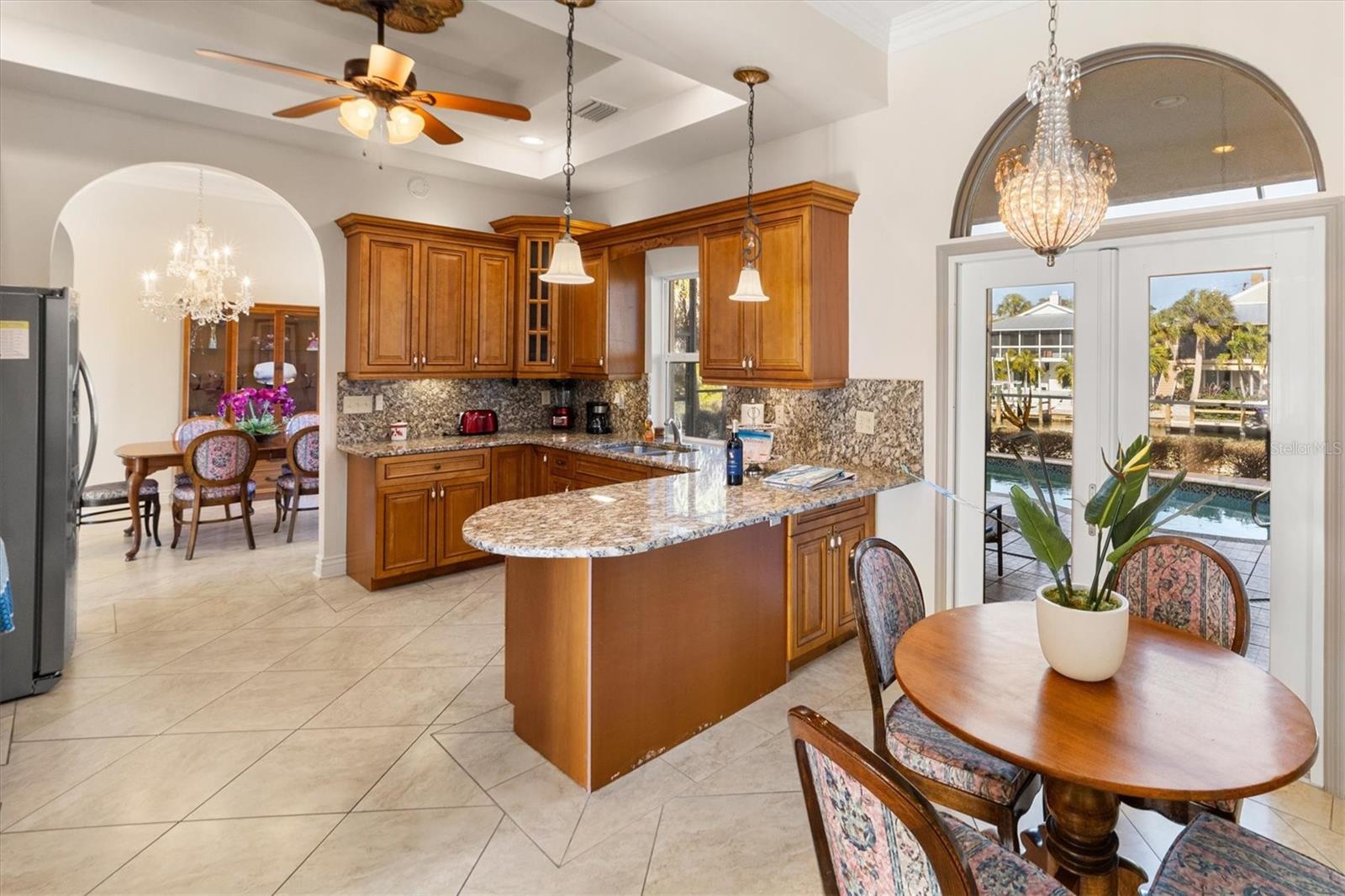 4937 OXFORD DR — photo 15