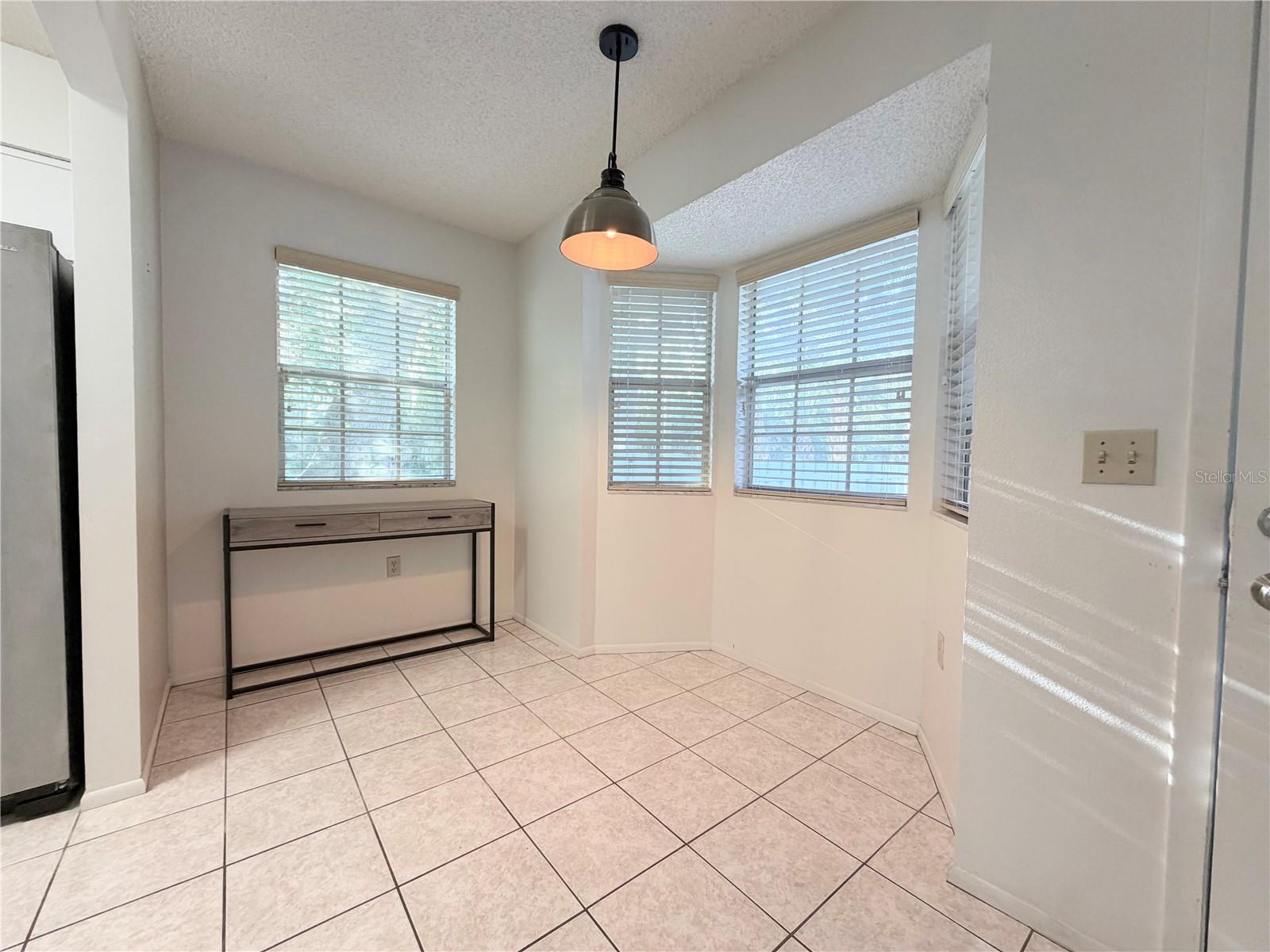 12605 KNOLLBROOK LN — photo 9