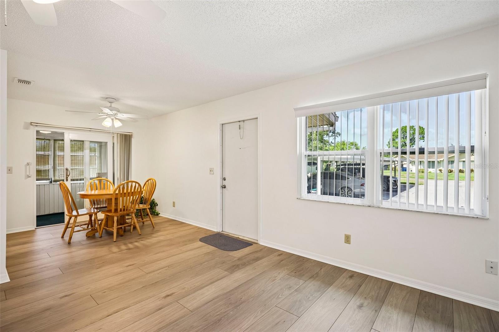 2224 GRENADIER DR — photo 5